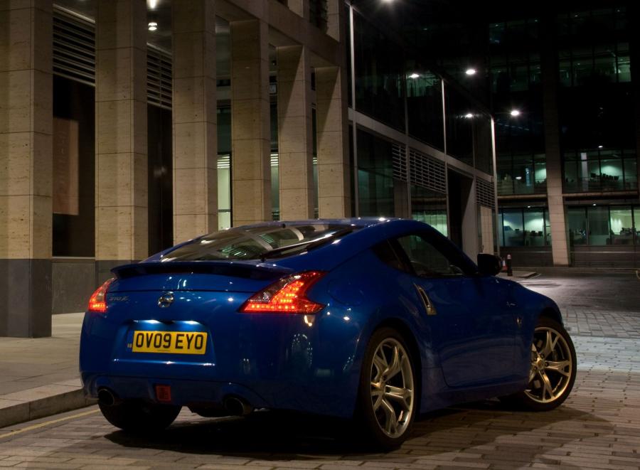  Nissan 370Z 2009 года  (UK) (фото 5 из 7)